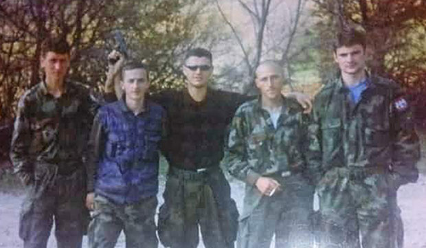 ВЕТЕРАН РАТА 1999. СЕ БАЦИО НА БОМБУ: Преживео пакао на Паштрику, па погинуо као херој